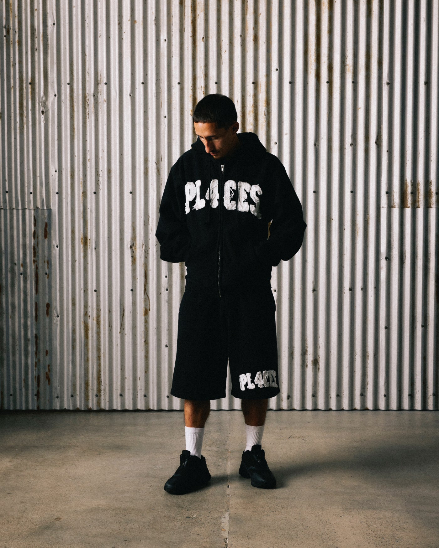 APPLIQUE SWEATSHORTS